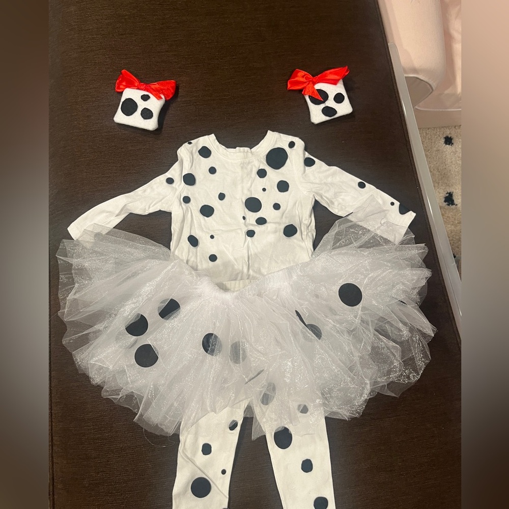 Girl Dalmatian costume. 12-18mo.